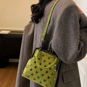 ACC019 - Bolso mano verde retro con tachas