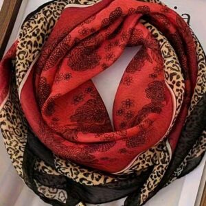 ACC021 - Pañuelo elegante estampado leo y broche magnético